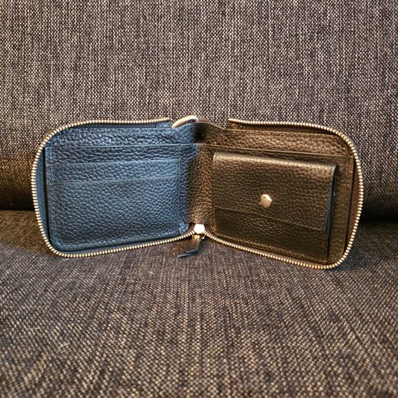 Abercrombie & Fitch Leather Mini Wallet with Zipper - Picture 4 of 7